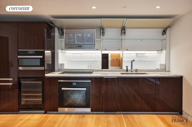 135 W 52nd St in New York, NY - Building Photo - Building Photo