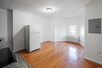 8 Allen St-Unit -2F in Worcester, MA - Building Photo - Building Photo