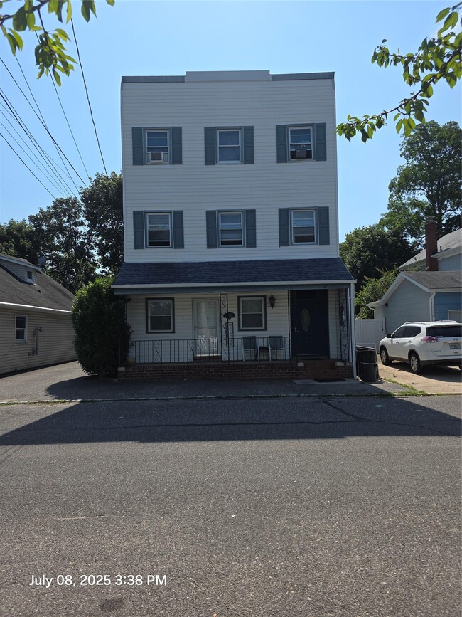 property at 119 S 6th St