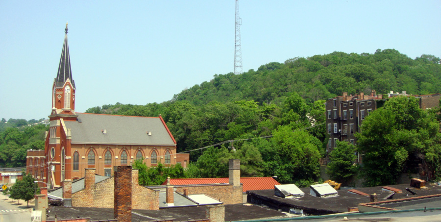 36 W McMicken Ave in Cincinnati, OH - Foto de edificio