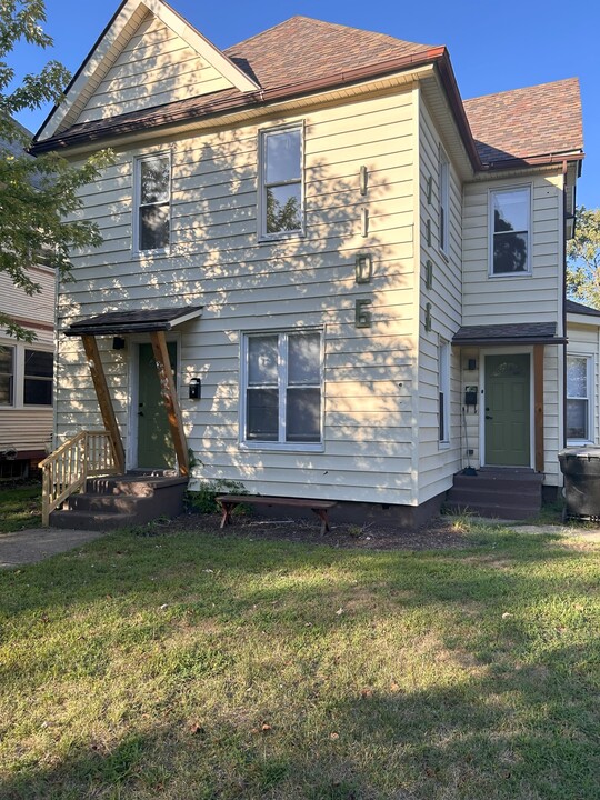 1106 Portage Ave in South Bend, IN - Foto de edificio