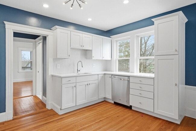 15 Adelaide St in Boston, MA - Building Photo - Building Photo