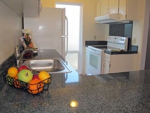 3405 Norton Way, Unit 8 in Pleasanton, CA - Foto de edificio - Building Photo