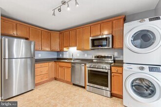 3705 S George Mason Dr in Falls Church, VA - Building Photo - Building Photo