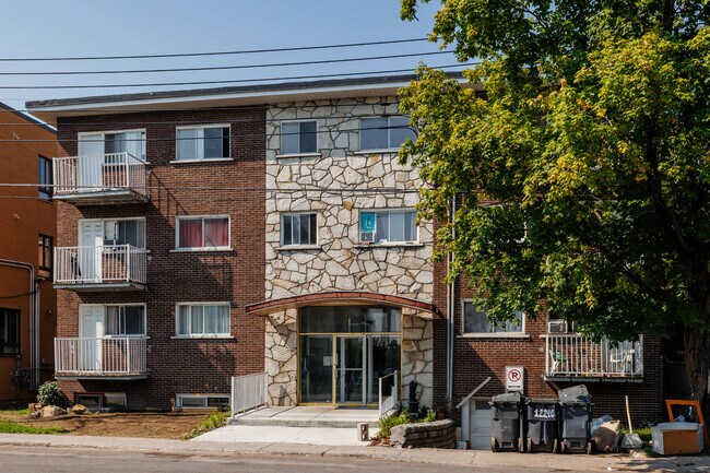 12240 Grenet Rue in Montréal, QC - Building Photo - Building Photo