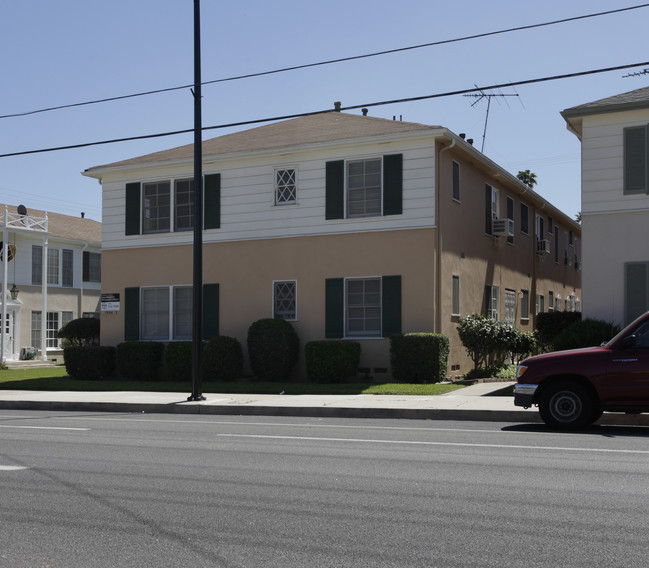 1906 W Verdugo Ave in Burbank, CA - Foto de edificio - Building Photo