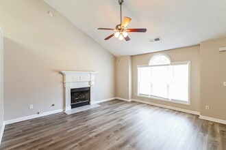 335 Shadetree Ln in Lawrenceville, GA - Building Photo - Building Photo