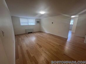 8 Captain Parker Arms in Lexington, MA - Building Photo - Building Photo