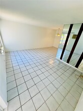 1747 NE 169th St in North Miami Beach, FL - Building Photo - Building Photo