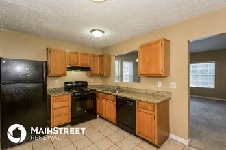 1975 Glenwood Downs Dr in Decatur, GA - Building Photo - Building Photo