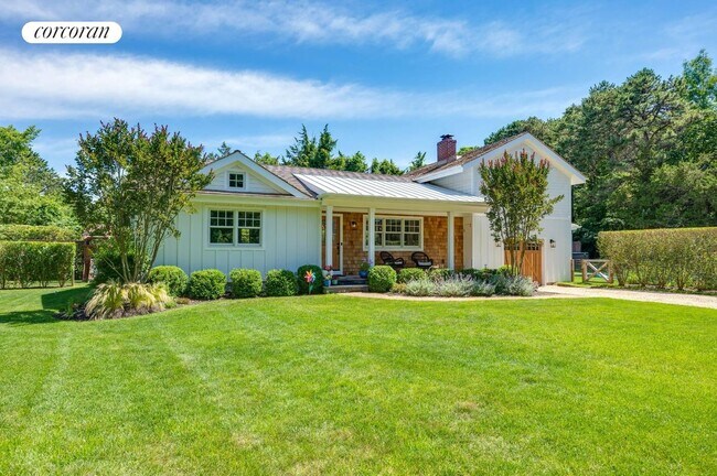 2 Longview Rd in Southampton, NY - Building Photo - Building Photo