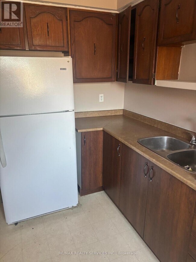 119 Moregate Crescent in Brampton, ON - Building Photo - Building Photo