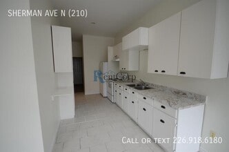 210 Sherman Ave N in Hamilton, ON - Building Photo - Building Photo