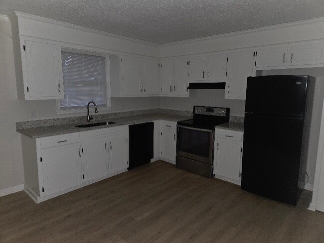 2114 Apple Valley Rd in Columbia, SC - Building Photo - Building Photo