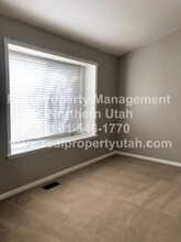 1383 Indian Spgs Cir in Layton, UT - Building Photo - Building Photo