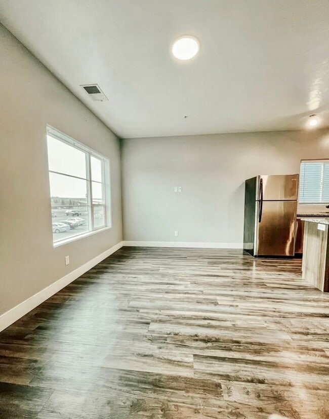 591 Turin Way in Rexburg, ID - Foto de edificio - Building Photo