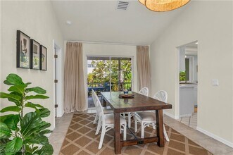 288 Castaways St in Marco Island, FL - Building Photo - Building Photo