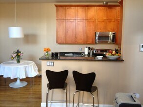 1715 15th St NW, Unit 204 in Washington, DC - Building Photo - Building Photo