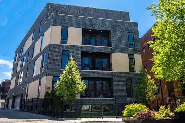 property at 1045 W Cornelia Ave