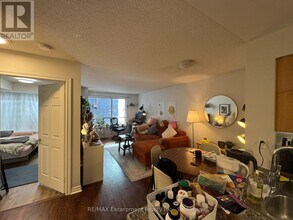 270 Wellington St W in Toronto, ON - Building Photo - Building Photo