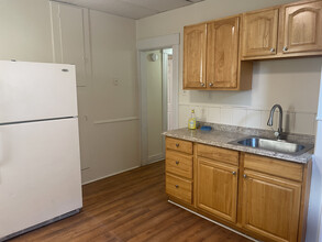 56 Park Ter, Unit 2nd Floor in Bridgeport, CT - Building Photo - Building Photo