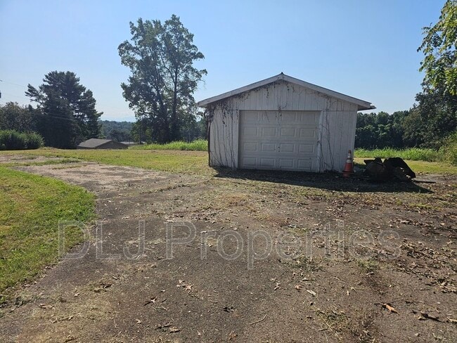 775 Asheville Hwy in Strawberry Plains, TN - Building Photo - Building Photo