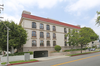 8930 Burton Way in Beverly Hills, CA - Building Photo - Building Photo