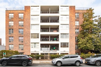 190 1st St in Mineola, NY - Building Photo - Building Photo