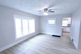 686 East Ave in Akron, OH - Building Photo - Building Photo