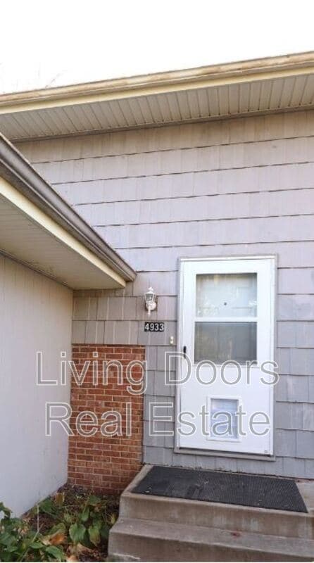 4933 Ginny Ave in Lincoln, NE - Building Photo - Building Photo