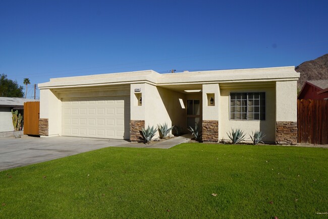 52940 Avenida Navarro in La Quinta, CA - Building Photo - Building Photo