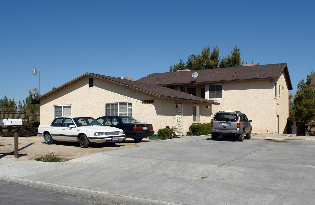 16410 Lariat Rd in Victorville, CA - Building Photo