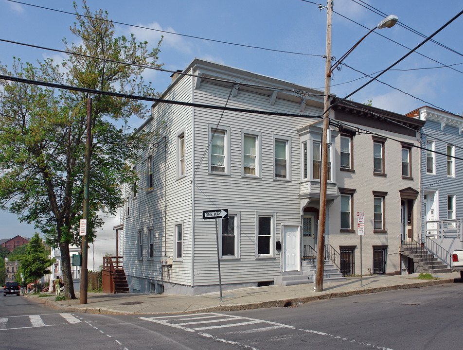 162 Second St in Albany, NY - Building Photo