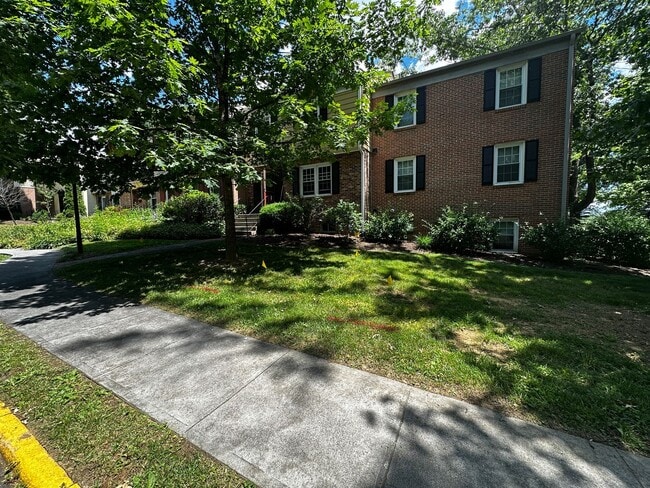 property at 113 Sherwood Ct
