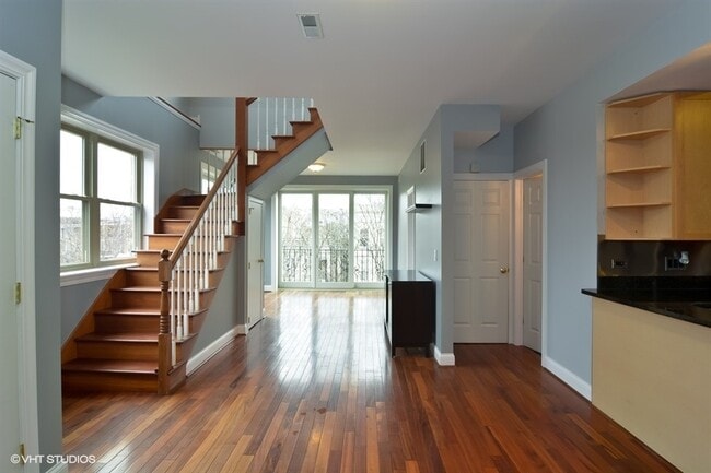 1540 N Claremont Ave in Chicago, IL - Building Photo - Building Photo