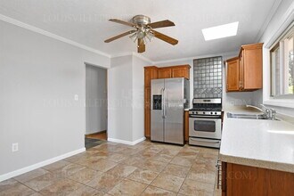 8212 Devonshire Dr in Louisville, KY - Building Photo - Building Photo