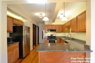 10 Smythe St in Brookline, MA - Building Photo