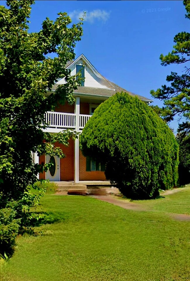 1004 W Main St, Unit SUITE