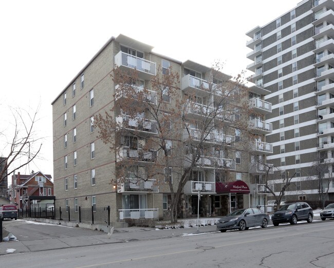Wexford Place in Calgary, AB - Building Photo - Building Photo