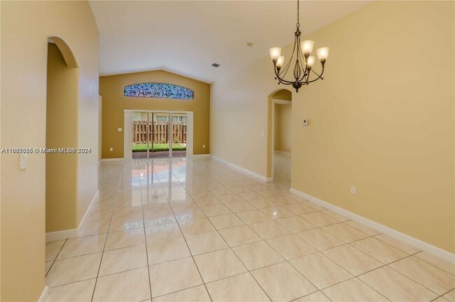 23935 SW 108th Pl in Homestead, FL - Foto de edificio - Building Photo