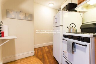 1232 Beacon St, Unit B1 in Brookline, MA - Building Photo - Building Photo