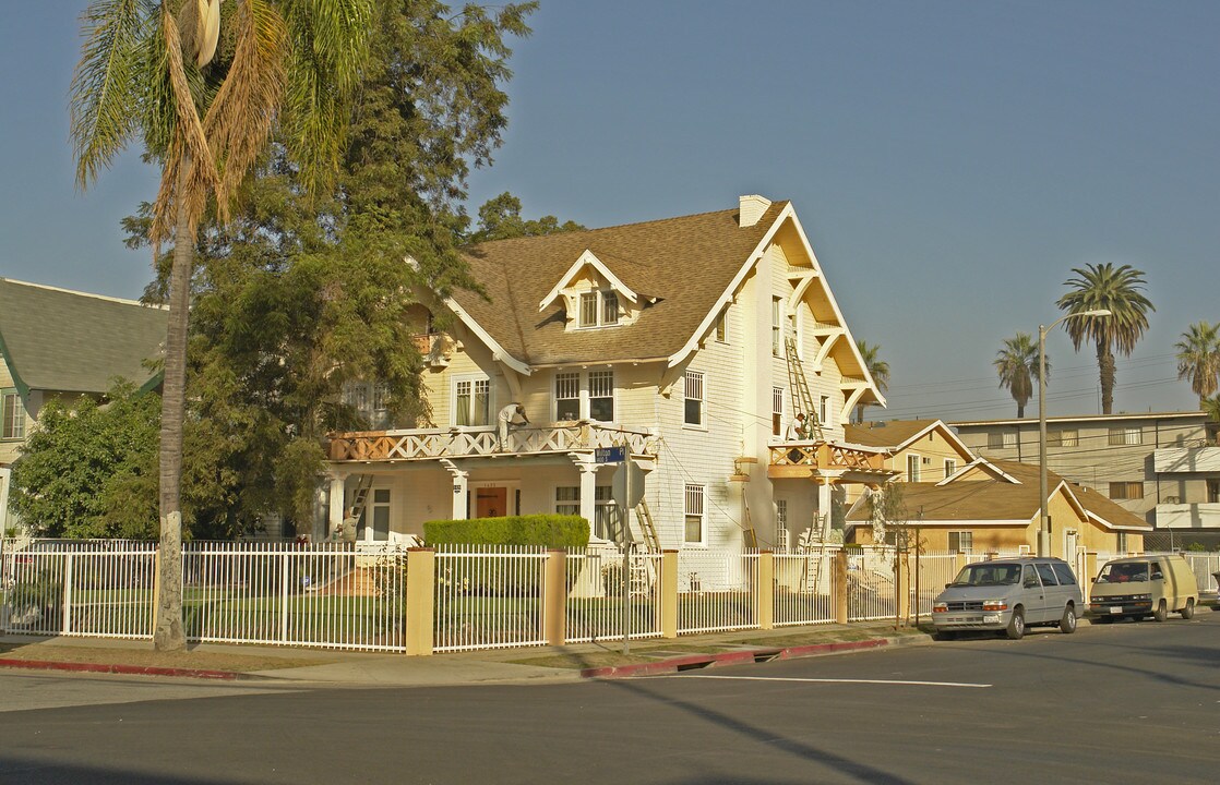 1422 S Wilton Pl in Los Angeles, CA - Building Photo