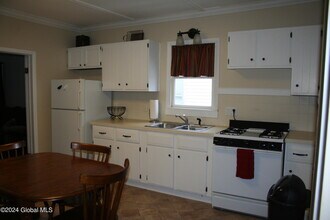 55 Beekman St in Saratoga Springs, NY - Building Photo - Building Photo