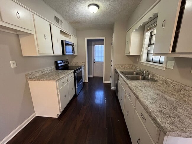 5701 Ridgetop Dr in Horn Lake, MS - Building Photo - Building Photo