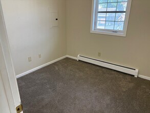 10 Southview Dr, Unit B in South Burlington, VT - Building Photo - Building Photo