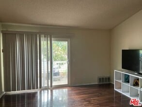 8725 Beckenham Ln in Inglewood, CA - Building Photo - Building Photo