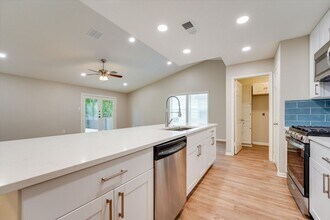 21 E Brookberry Ct in Spring, TX - Building Photo - Building Photo