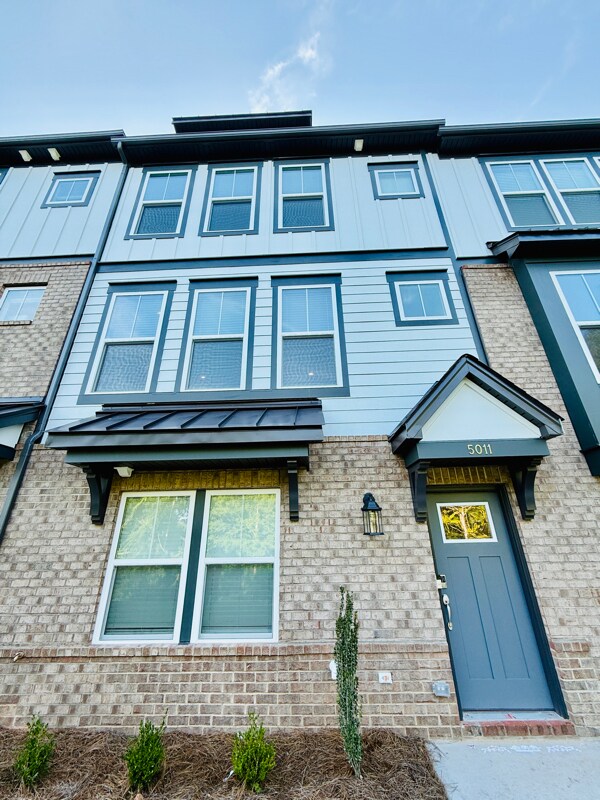5011 Westmead Ln in Charlotte, NC - Foto de edificio - Building Photo