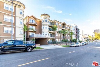 917 S New Hampshire Ave in Los Angeles, CA - Building Photo - Building Photo