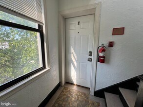 5601 Colorado Ave NW, Unit 6 in Washington, DC - Foto de edificio - Building Photo